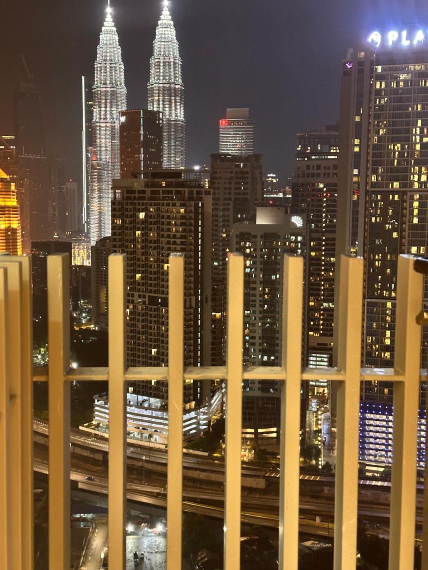 Appartamento The Luxe Infinitum Klcc By Sahara Kuala Lumpur Esterno foto