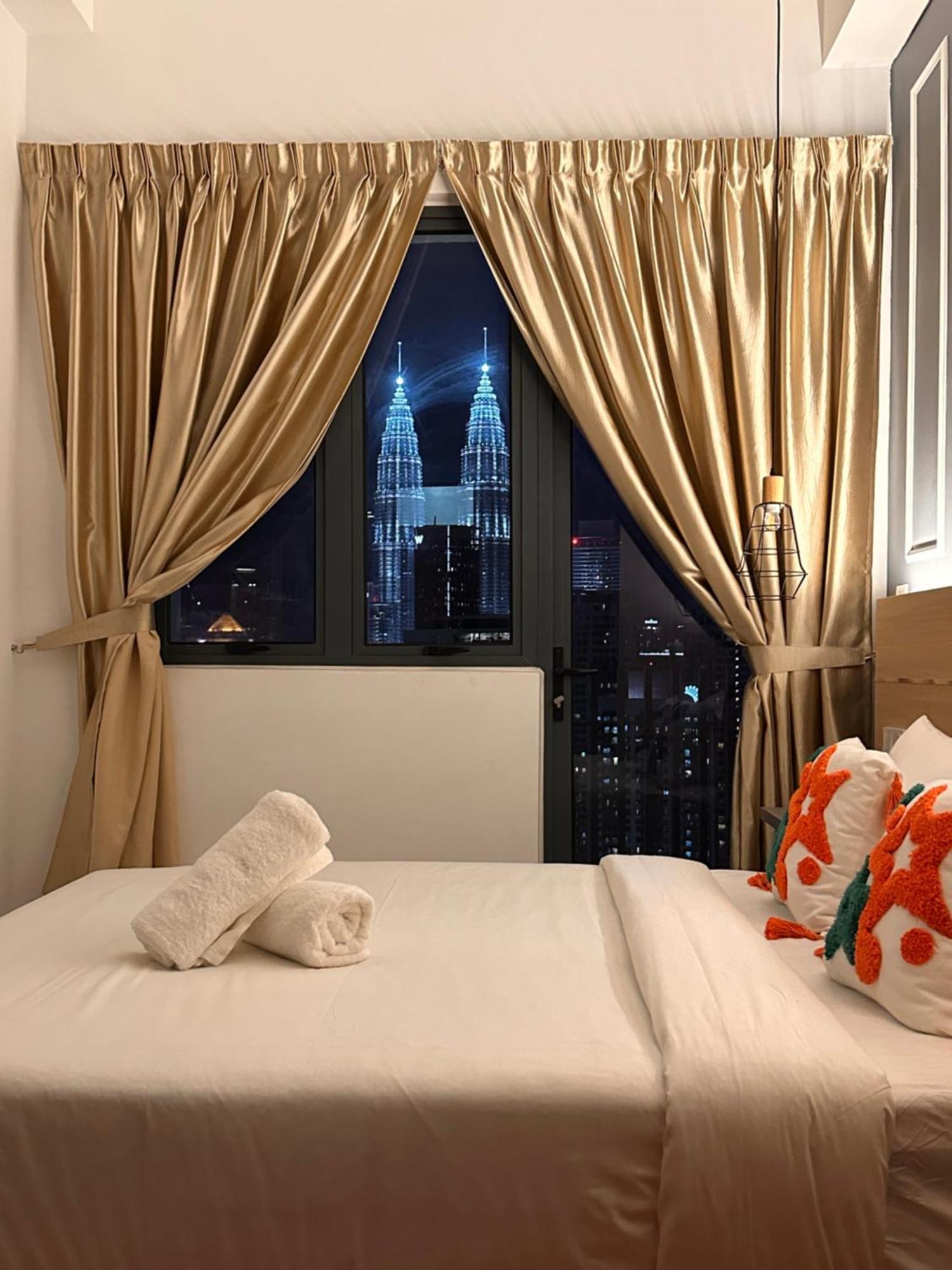 Appartamento The Luxe Infinitum Klcc By Sahara Kuala Lumpur Esterno foto