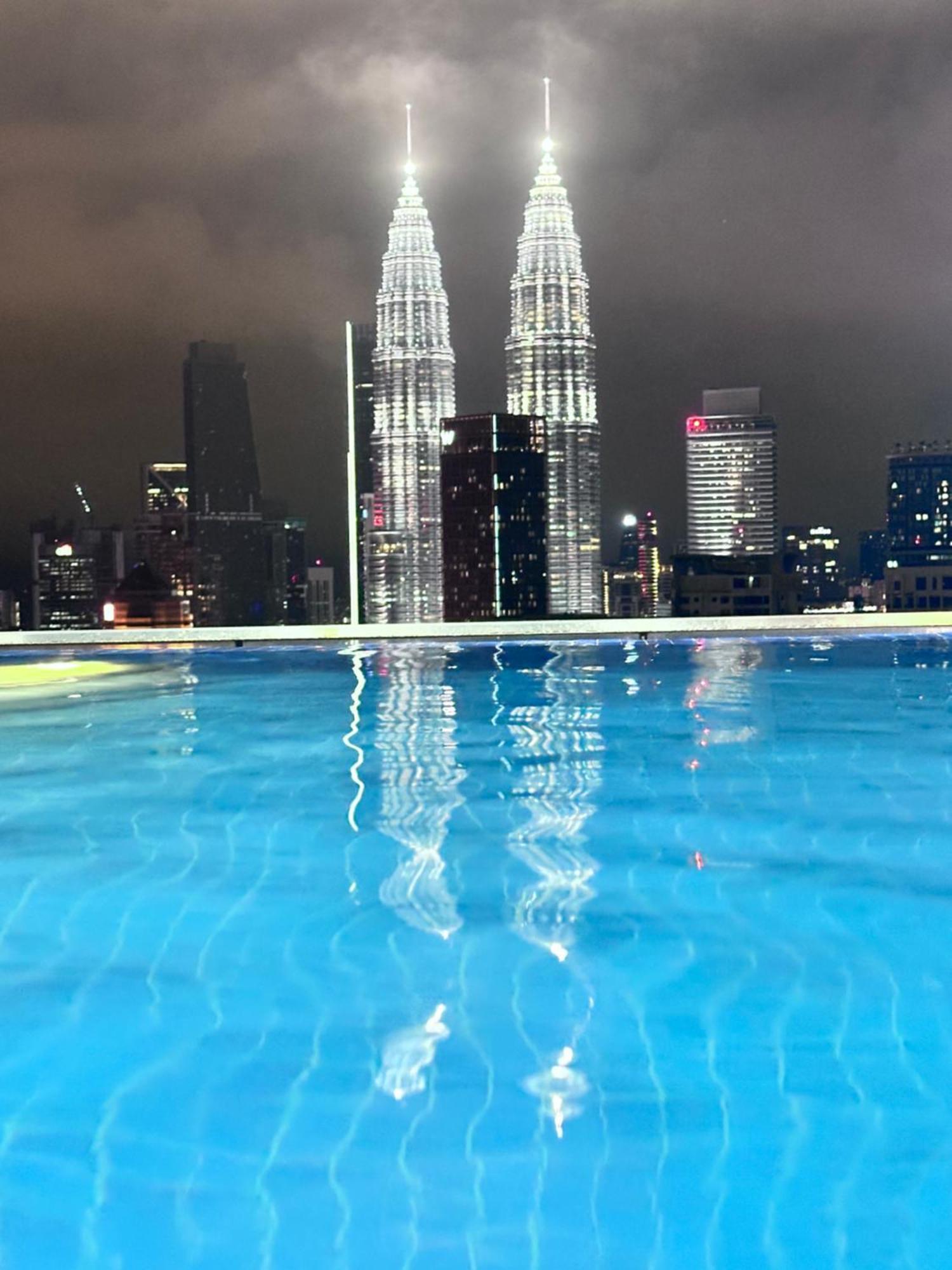 Appartamento The Luxe Infinitum Klcc By Sahara Kuala Lumpur Esterno foto